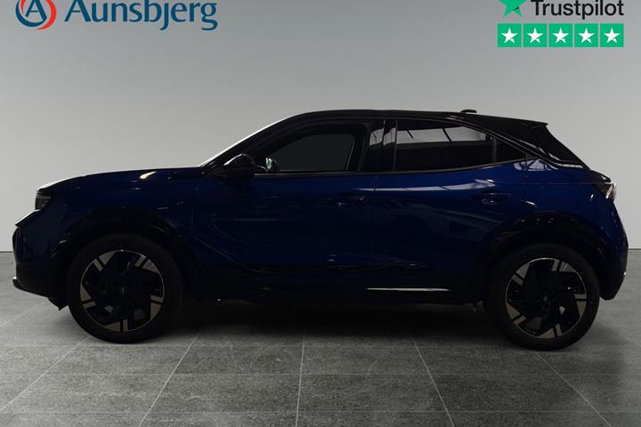 Blå Opel Mokka-e fra 2025