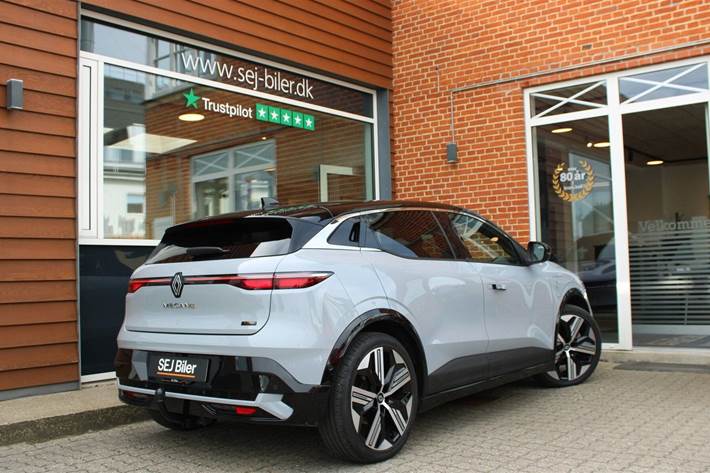 Grå Renault Megane E-Tech fra 2024
