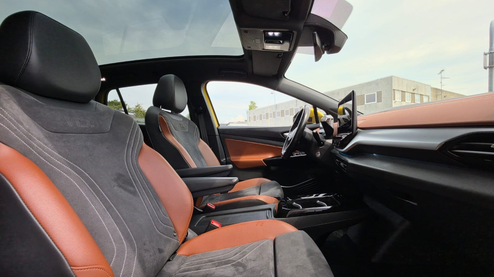 Gul VW ID.4 fra 2021