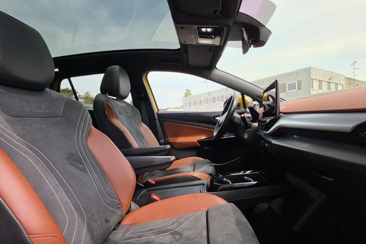 Gul VW ID.4 fra 2021