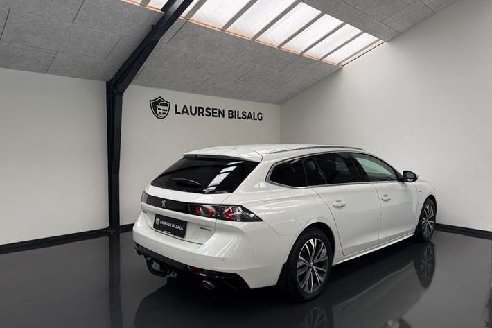 Hvid Peugeot 508 fra 2021