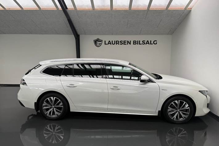 Hvid Peugeot 508 fra 2021