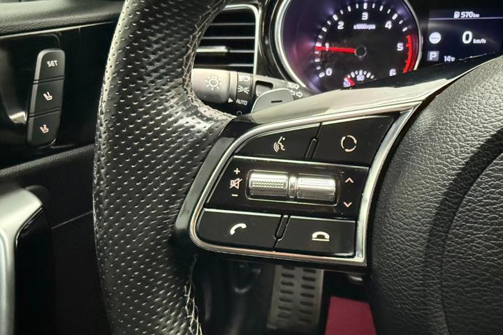 Hvid Kia Ceed fra 2020
