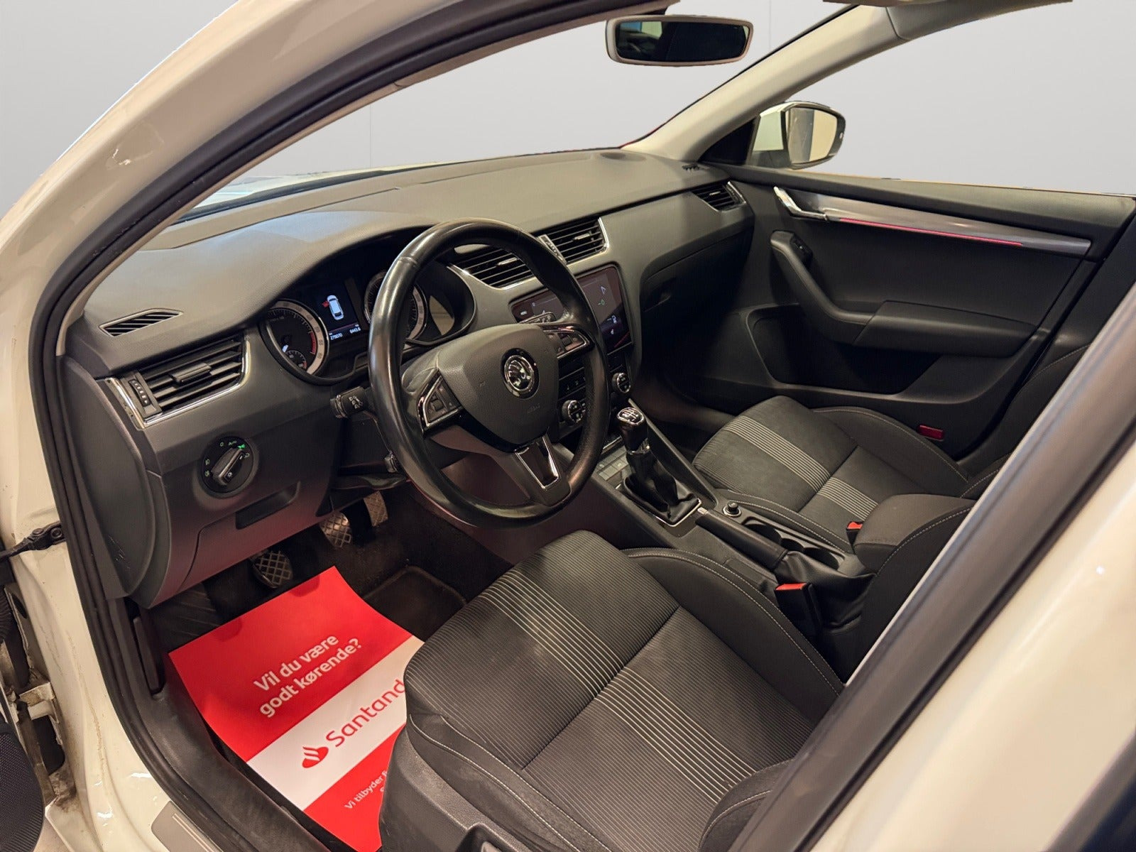 Hvid Skoda Octavia fra 2017