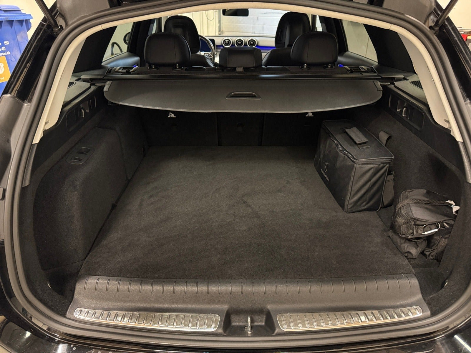 Sort Mercedes C300 e fra 2022