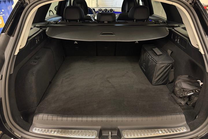 Sort Mercedes C300 e fra 2022