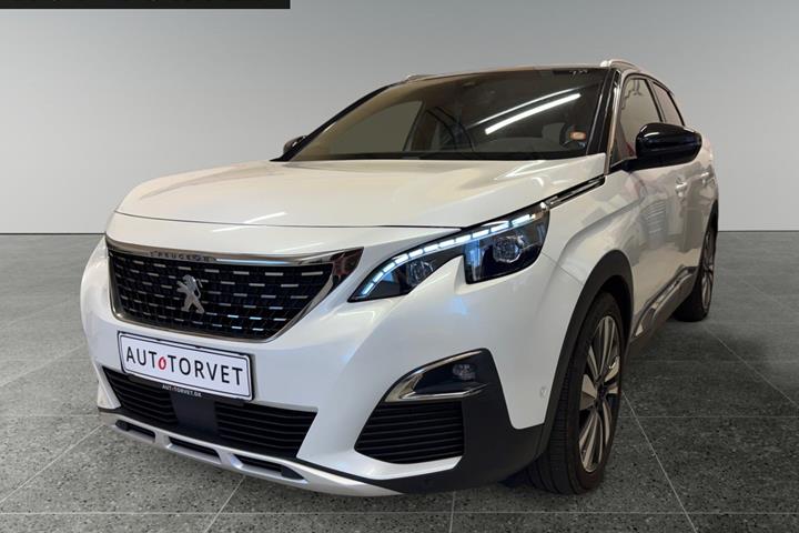 Hvid Peugeot 3008 fra 2020 set udefra