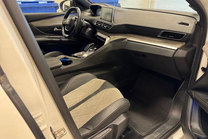 Hvid Peugeot 3008 fra 2020
