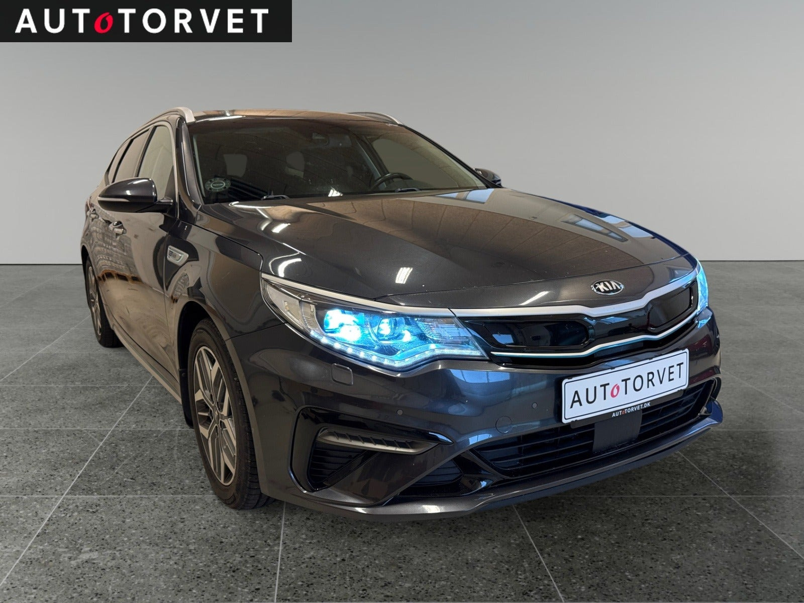 Grå Kia Optima fra 2019