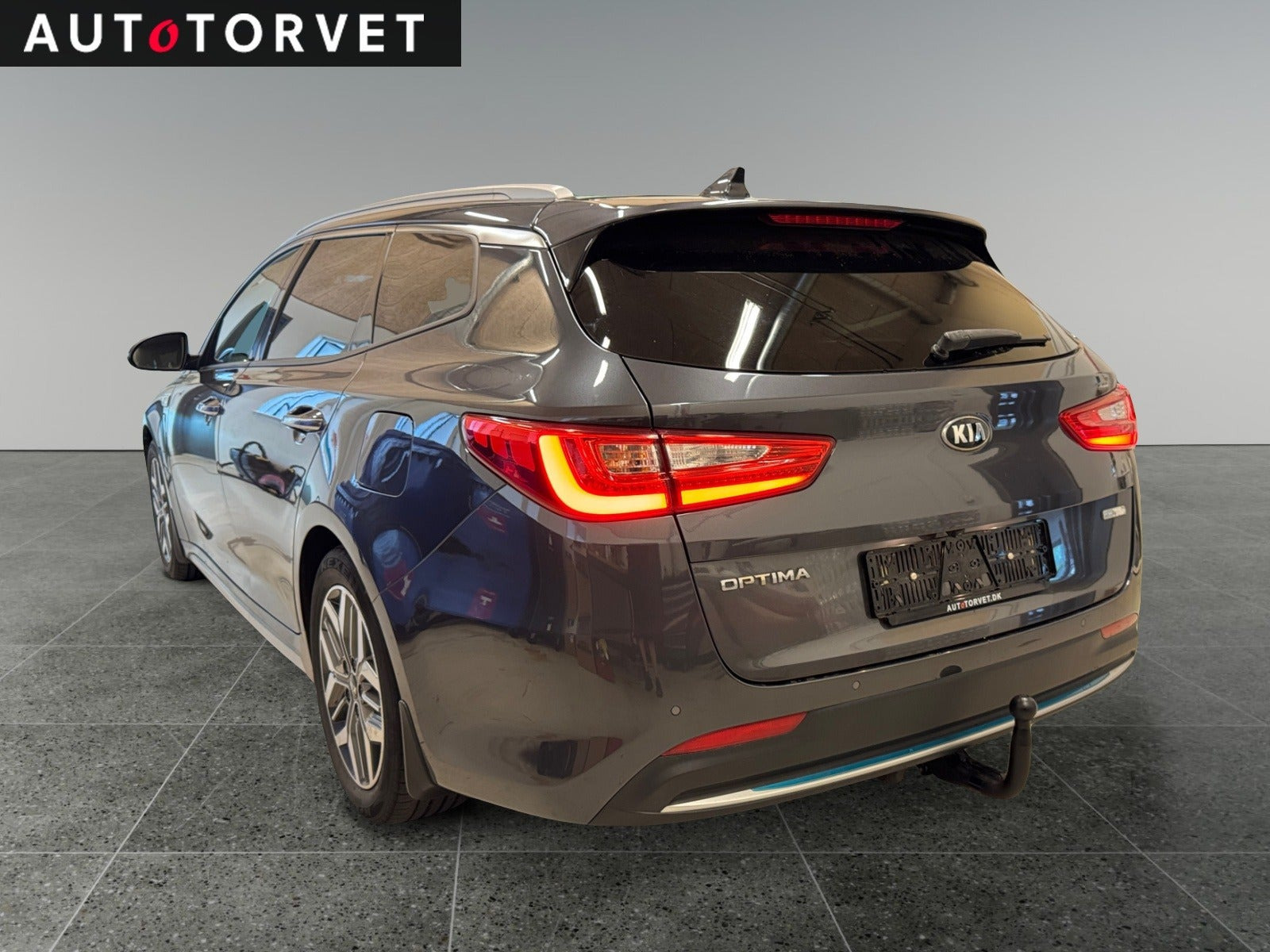 Grå Kia Optima fra 2019