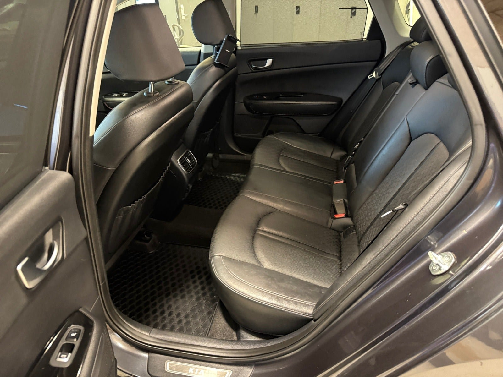 Grå Kia Optima fra 2019