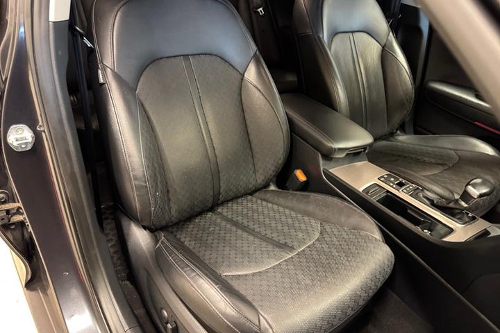 Grå Kia Optima fra 2019