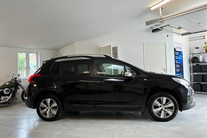 Sort Peugeot 2008 fra 2016