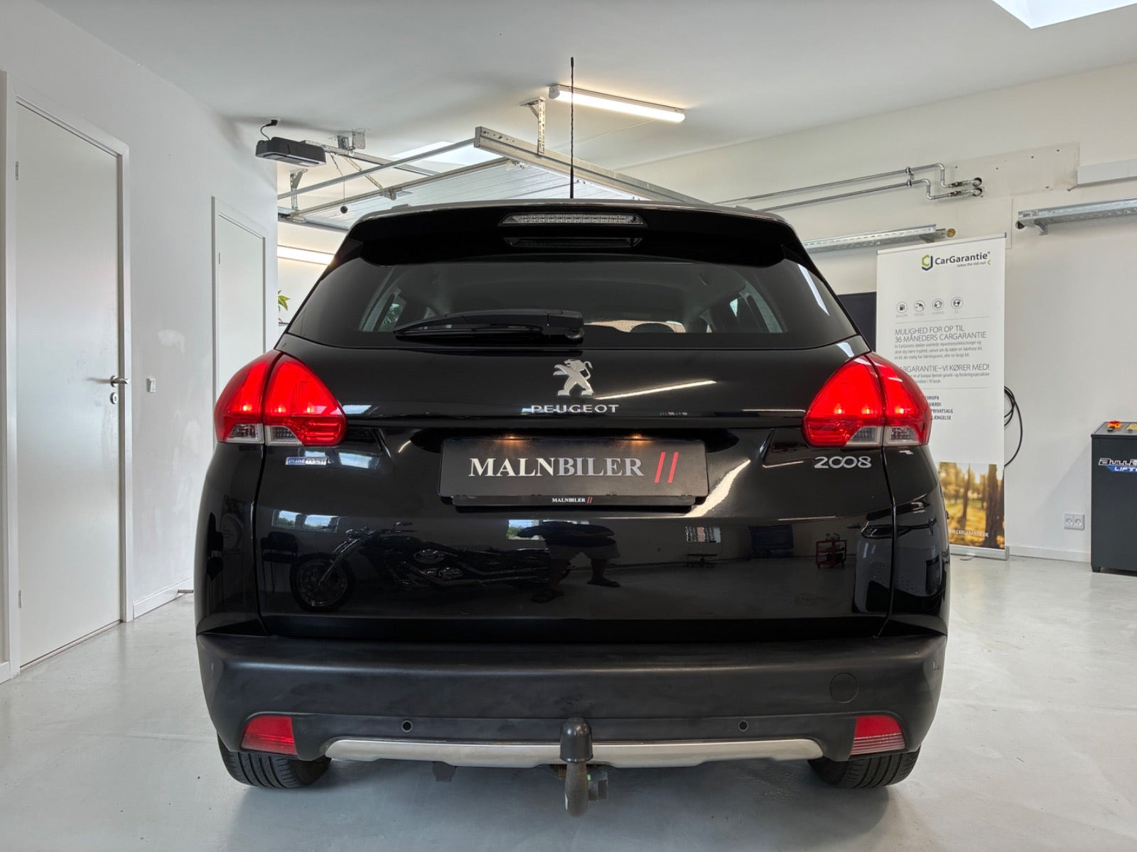 Sort Peugeot 2008 fra 2016