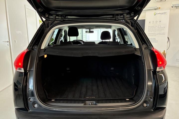 Sort Peugeot 2008 fra 2016
