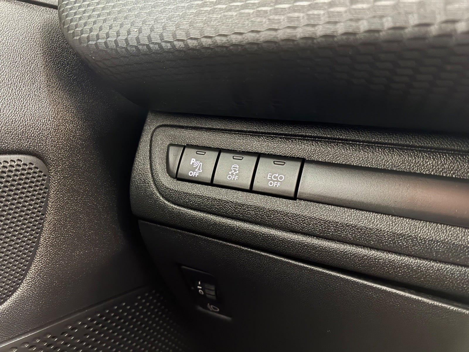 Sort Peugeot 2008 fra 2016