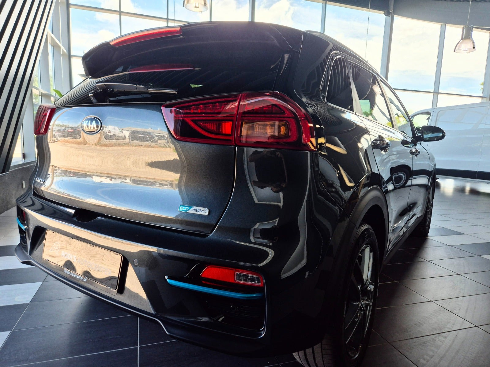 Grå Kia e-Niro fra 2021
