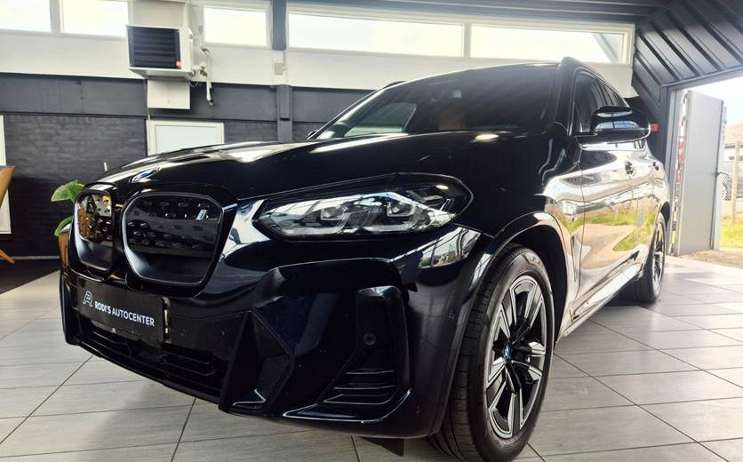BMW iX3 Charged M-Sport