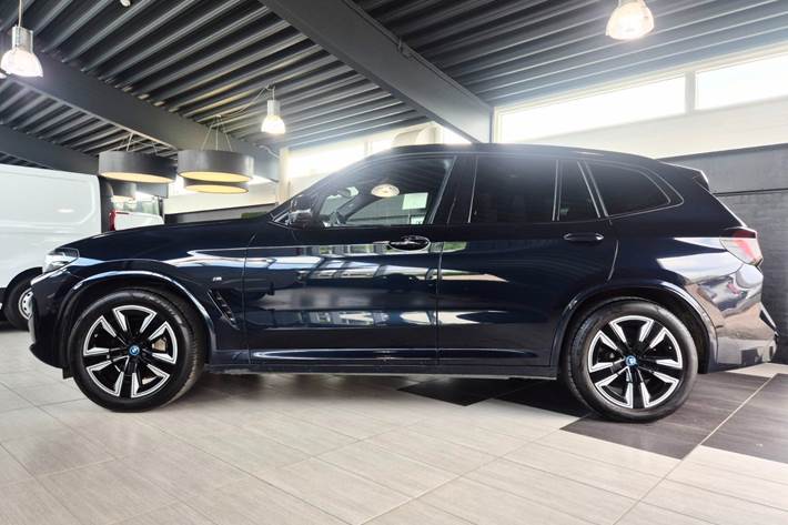 Sort BMW iX3 fra 2023