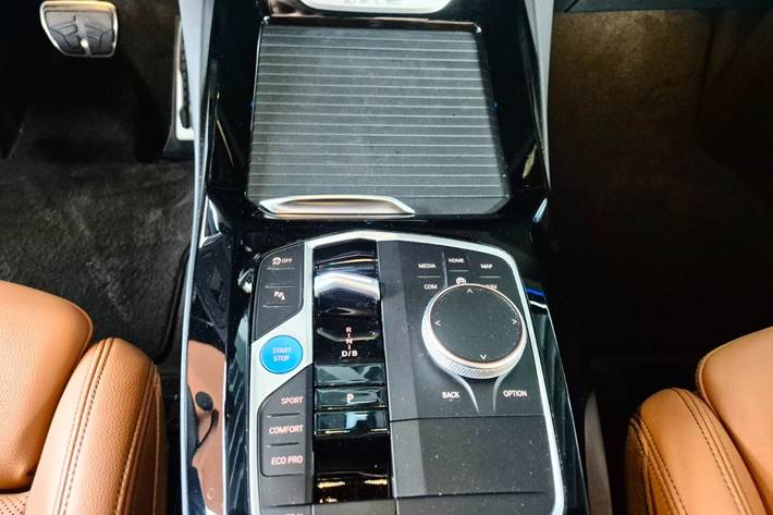 Sort BMW iX3 fra 2023