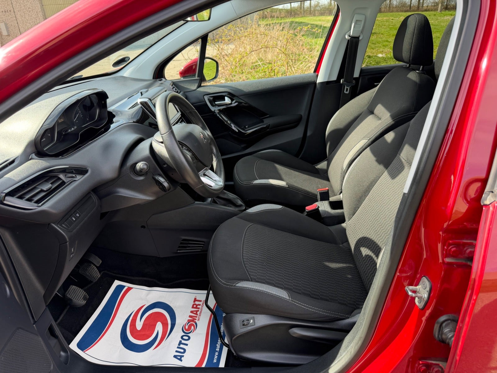 undefined Peugeot 208 fra 2016