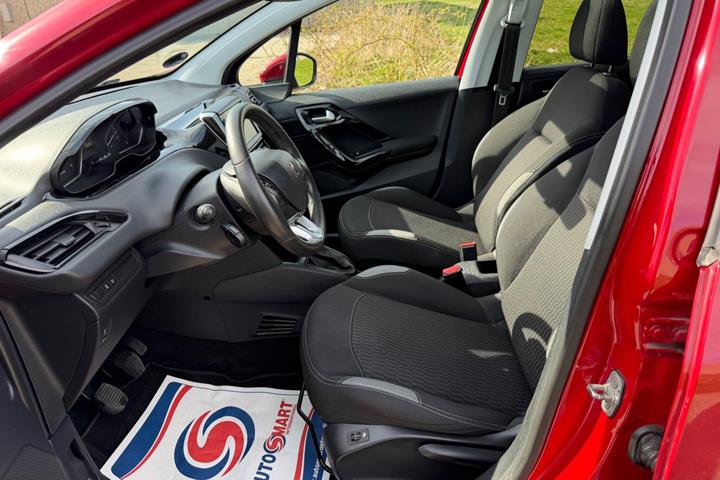 undefined Peugeot 208 fra 2016