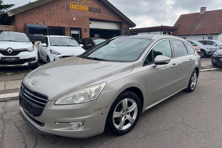 undefined Peugeot 308 fra 2012 set udefra