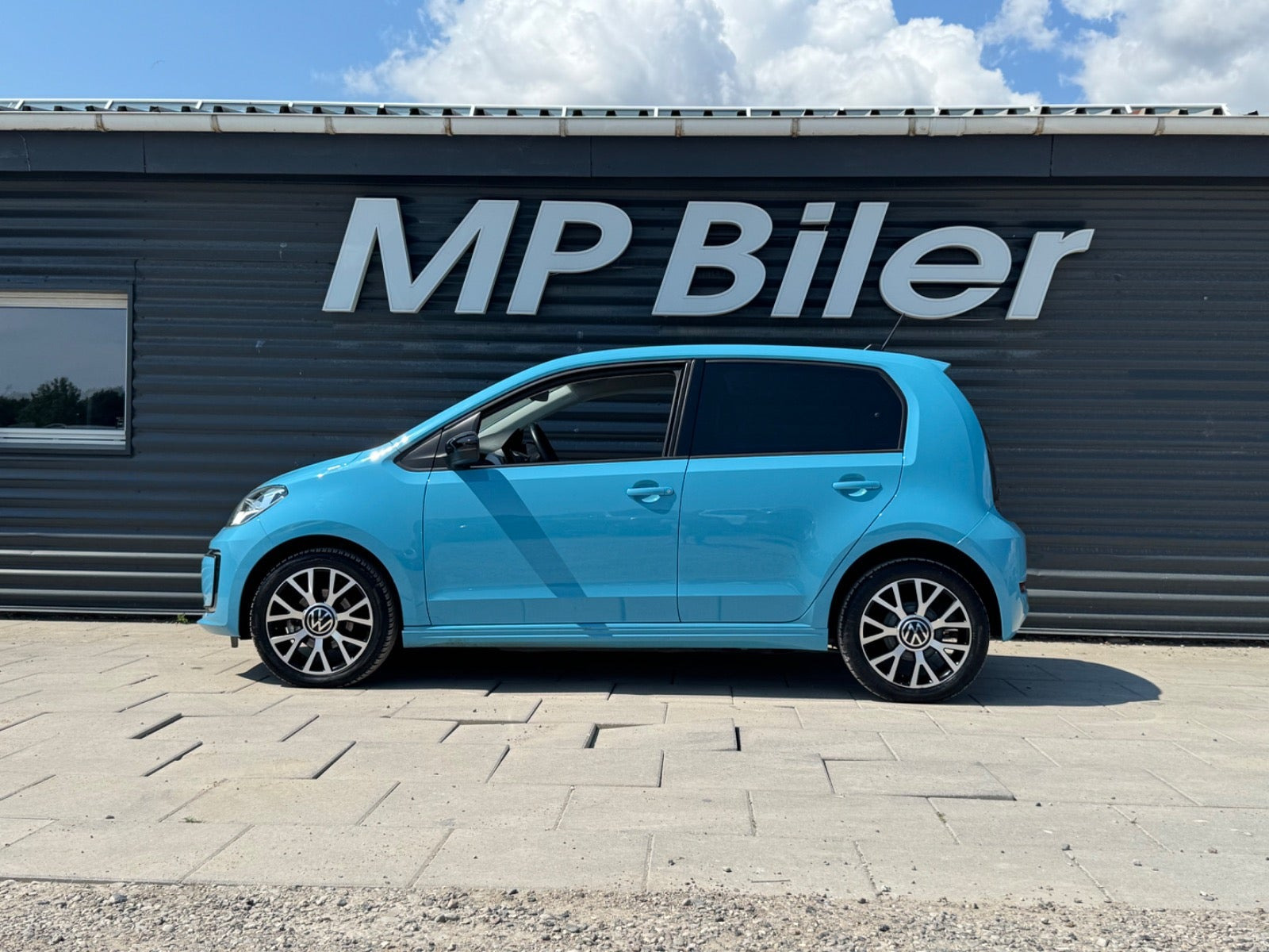 Blå VW E-UP! fra 2023
