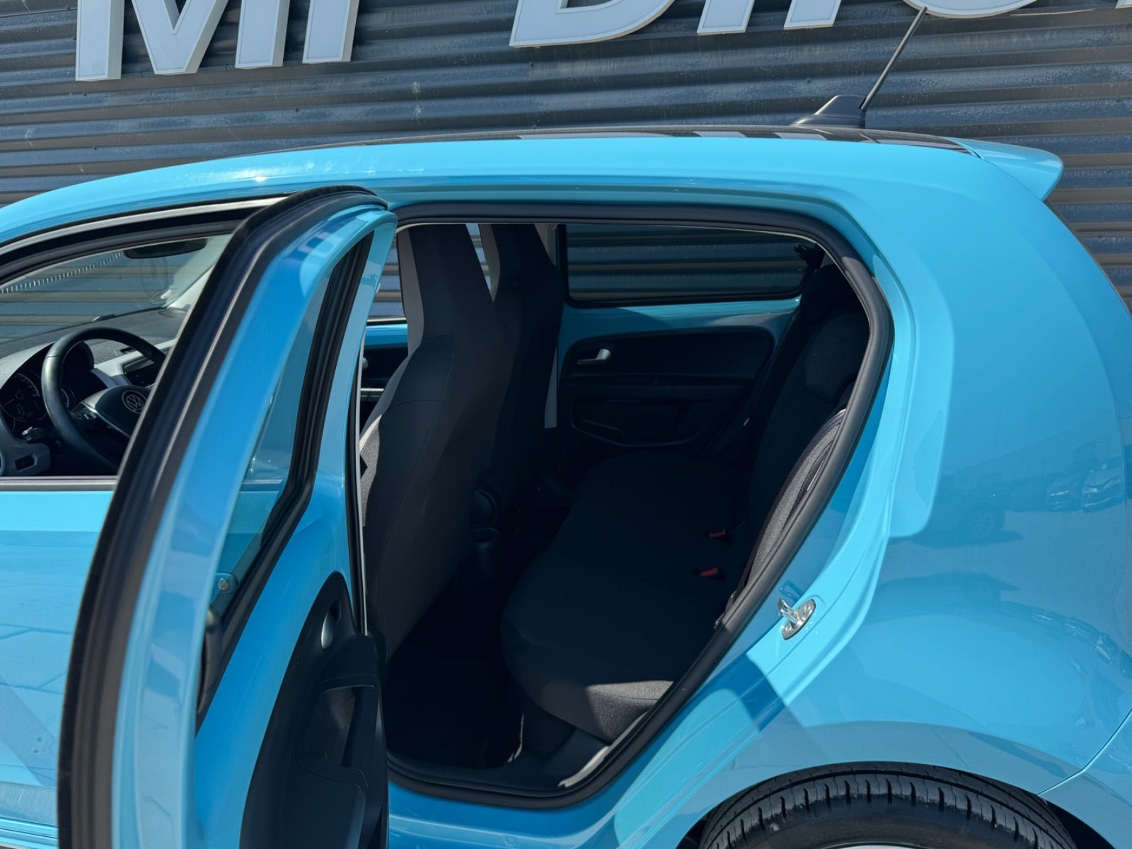 Blå VW E-UP! fra 2023
