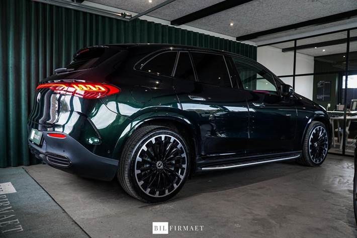 Grøn Mercedes EQE350 SUV fra 2025