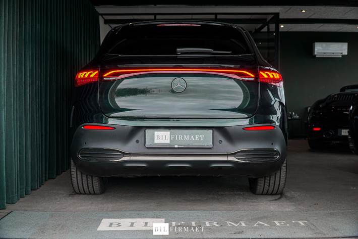 Grøn Mercedes EQE350 SUV fra 2025