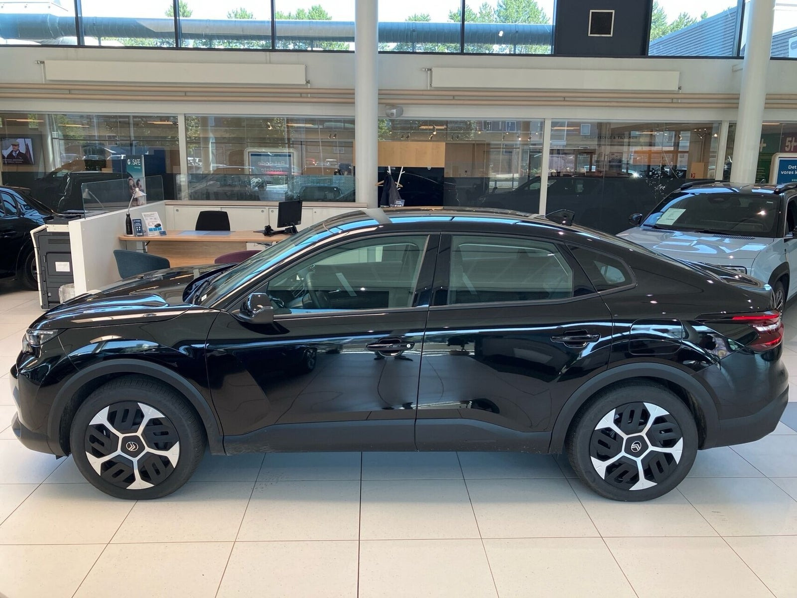 Sort Citroën ë-C4 X fra 2025