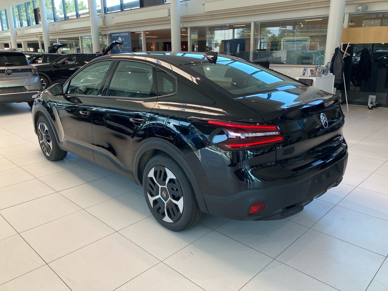 Sort Citroën ë-C4 X fra 2025