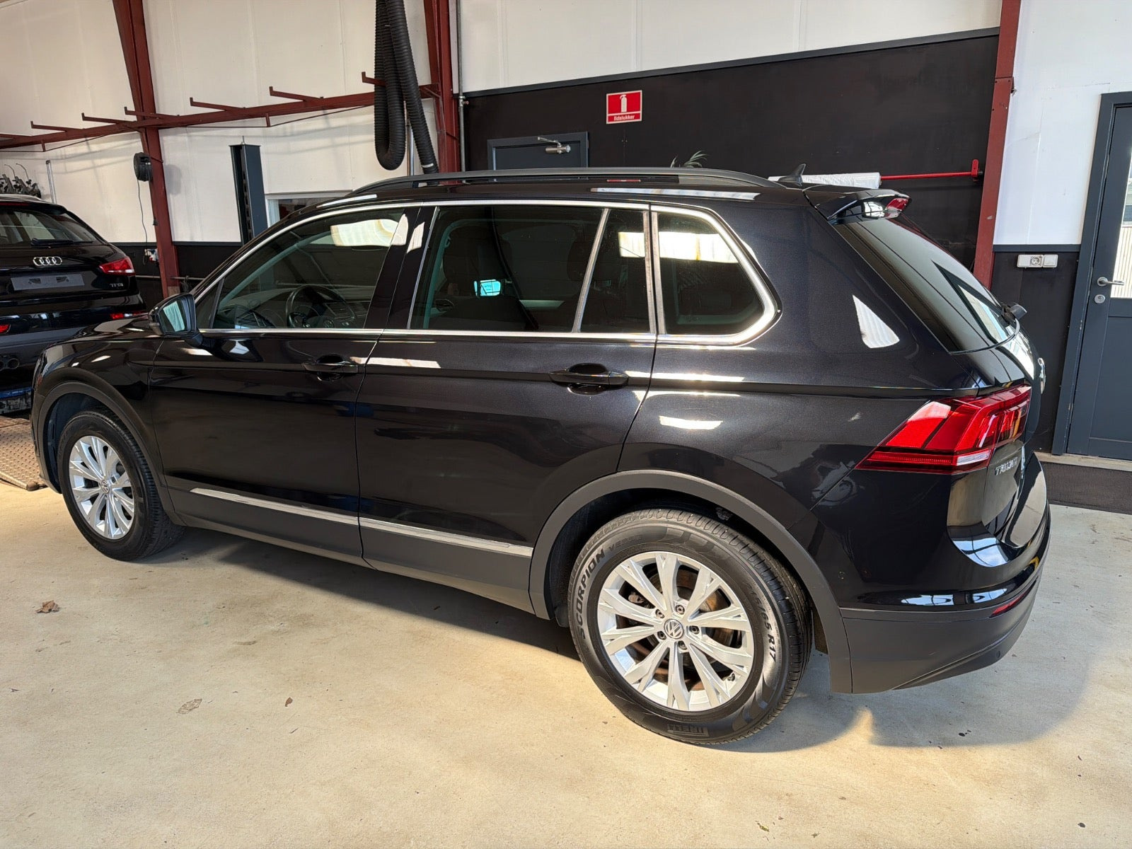 Sort VW Tiguan fra 2017