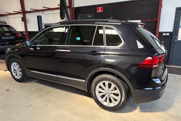 Sort VW Tiguan fra 2017