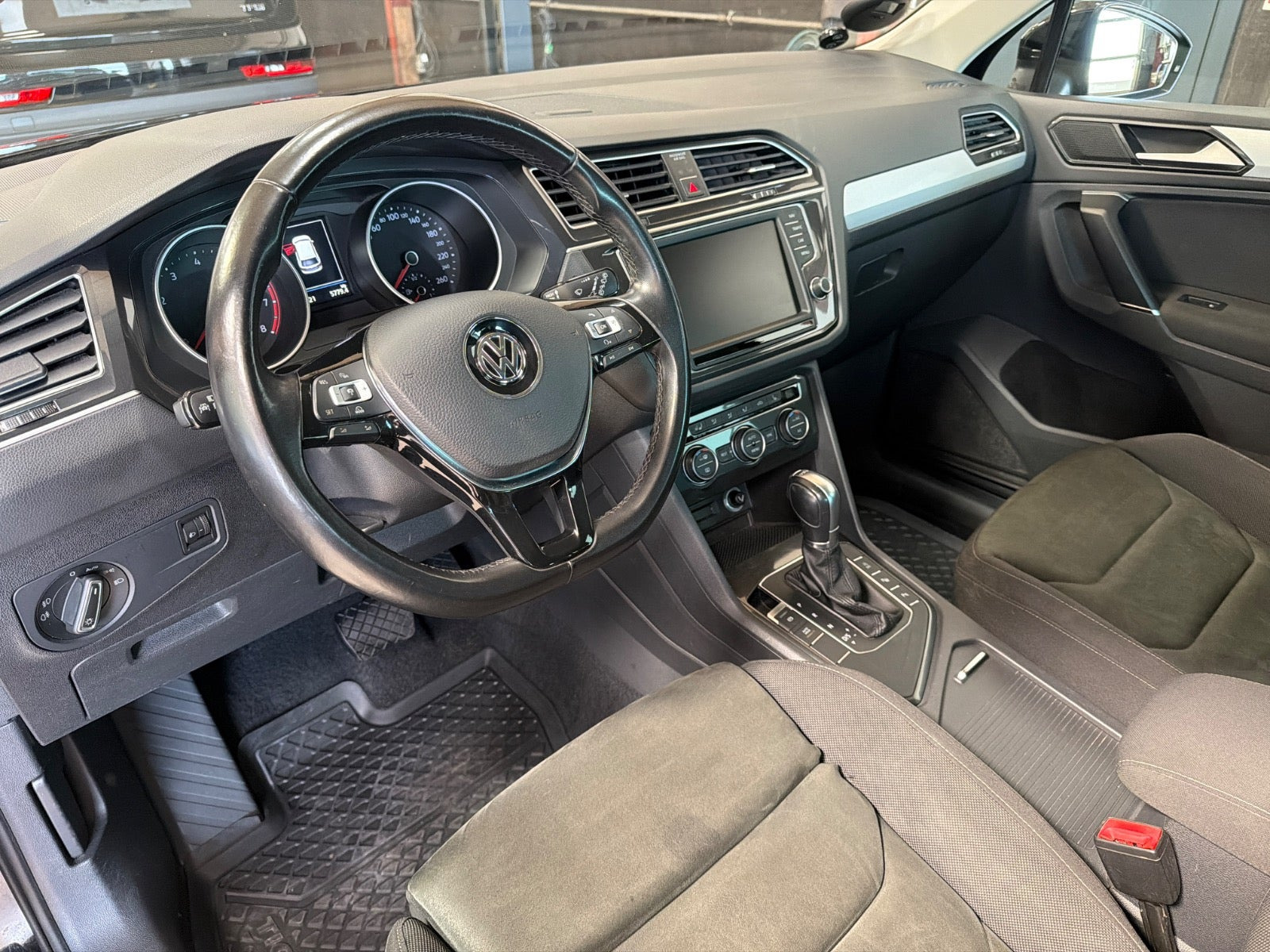 Sort VW Tiguan fra 2017