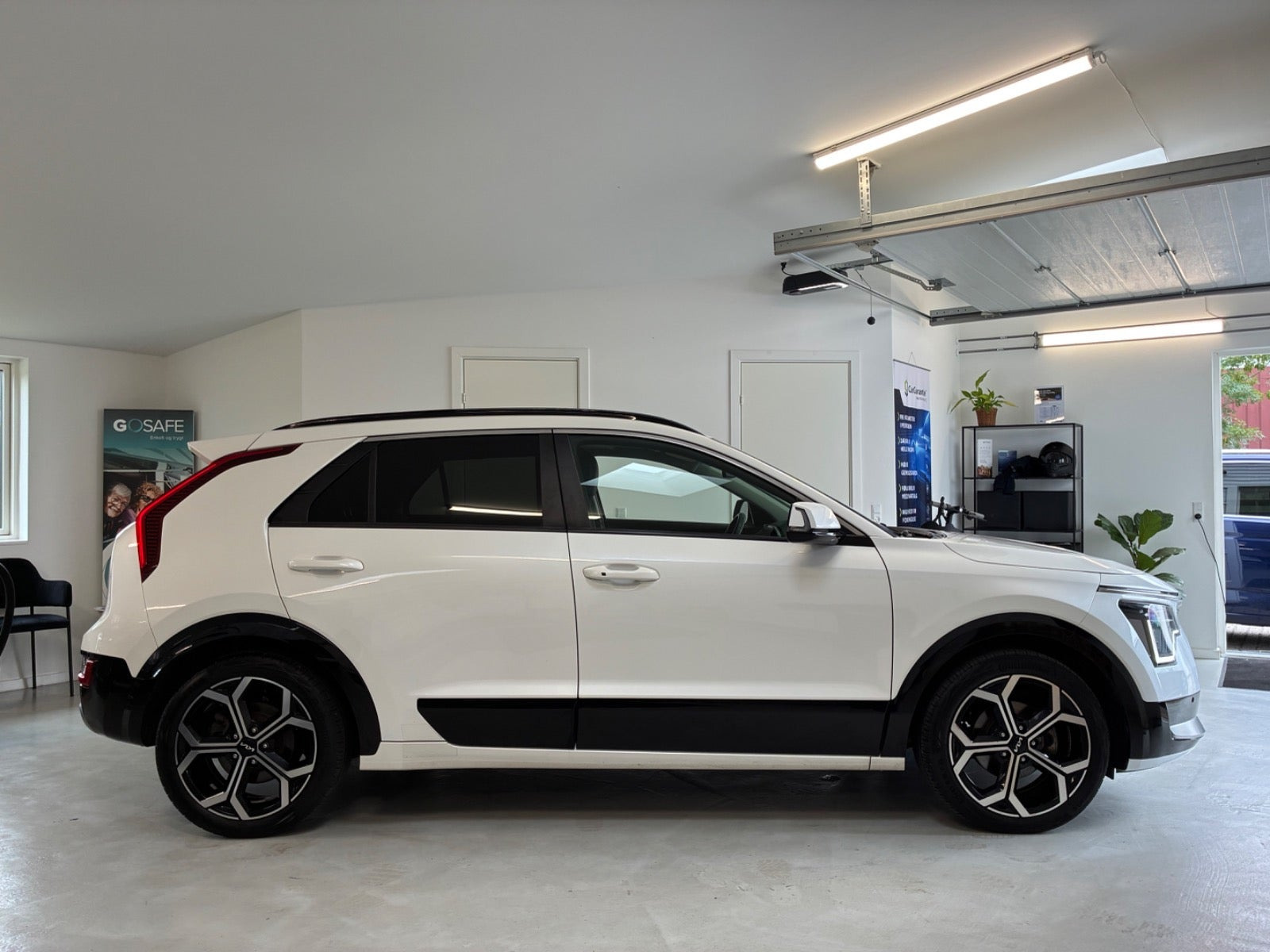 Hvid Kia Niro fra 2023
