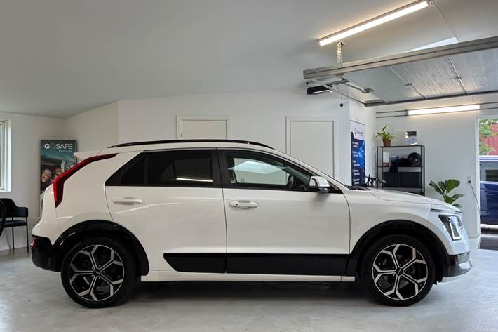 Hvid Kia Niro fra 2023