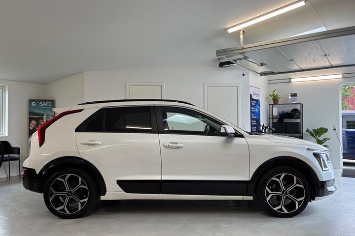 Hvid Kia Niro fra 2023