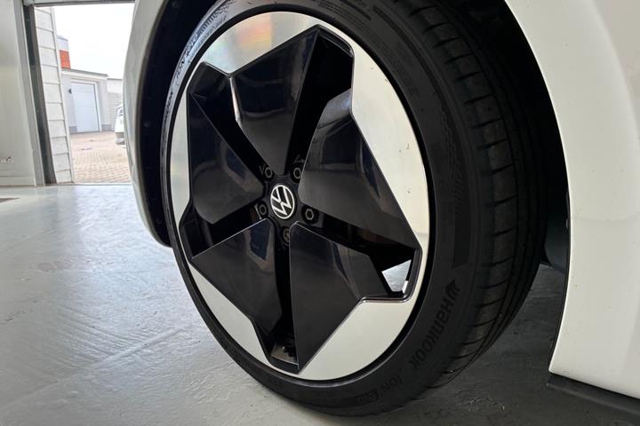 Hvid VW ID.3 fra 2021