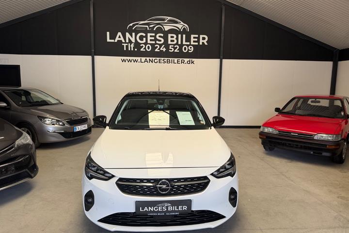 Hvid Opel Corsa fra 2021