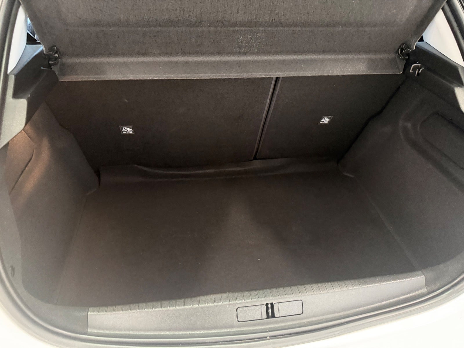 Hvid Opel Corsa fra 2021