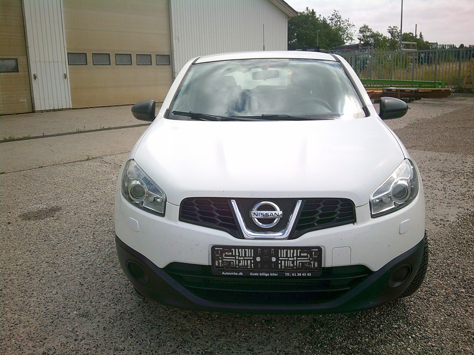 Gul Nissan Qashqai fra 2012