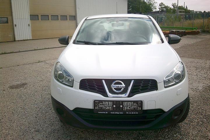 Gul Nissan Qashqai fra 2012