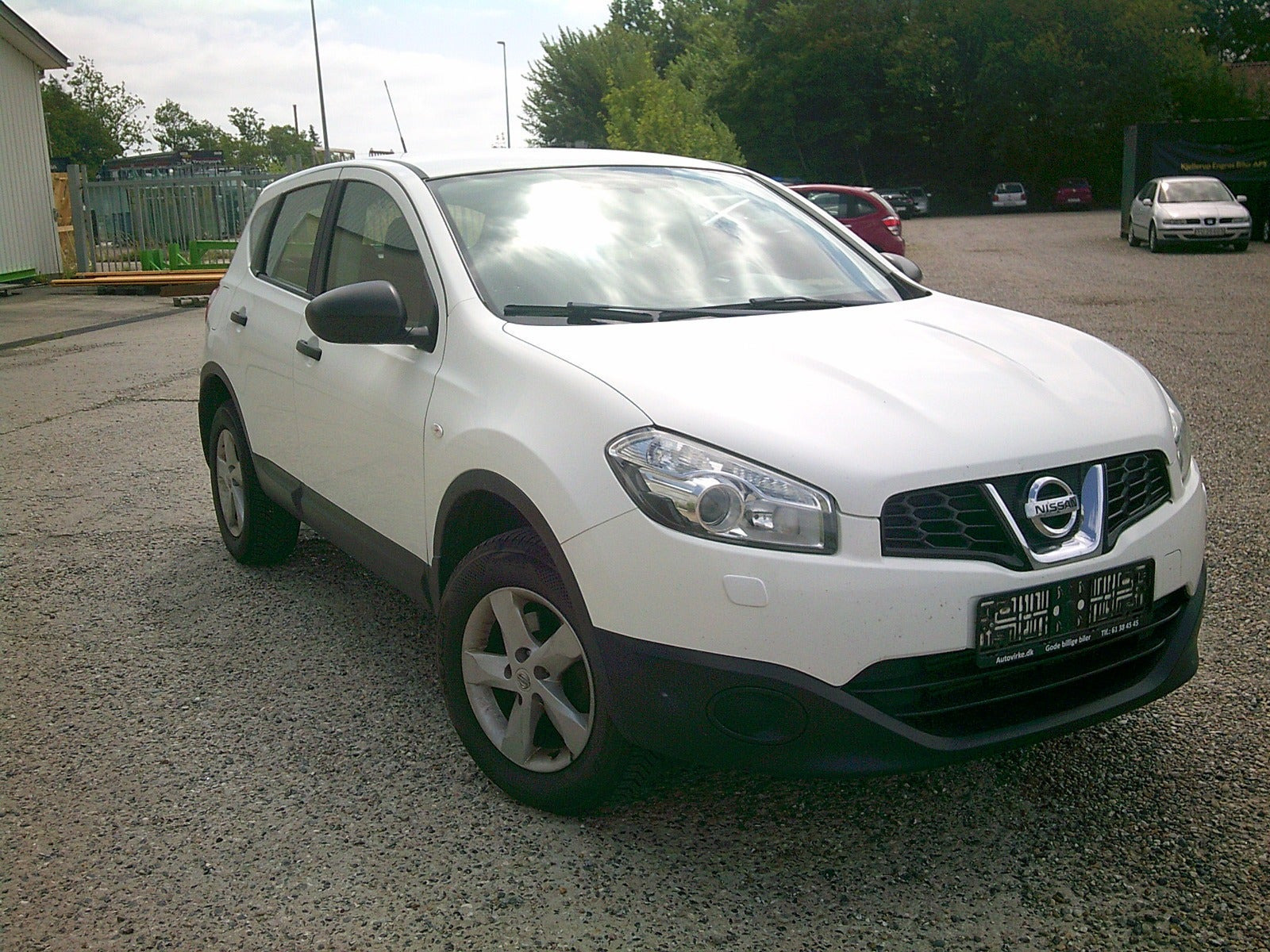 Gul Nissan Qashqai fra 2012