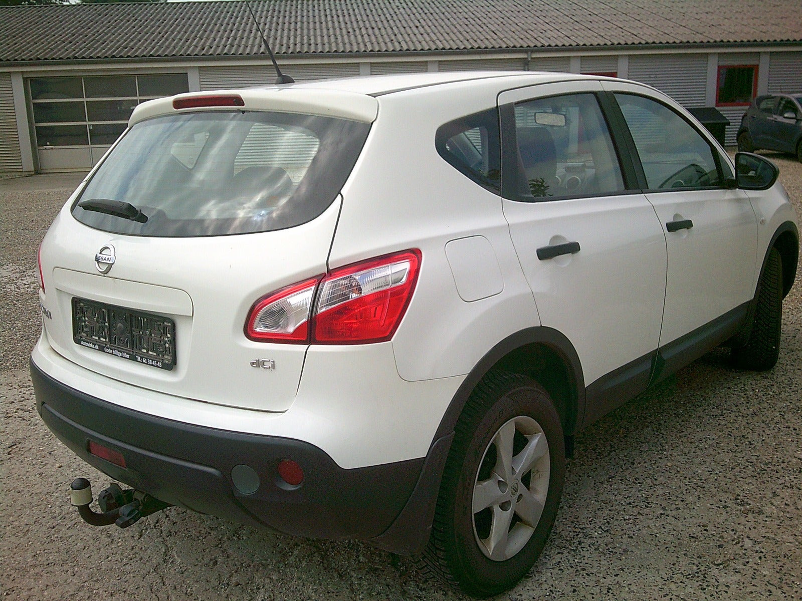 Gul Nissan Qashqai fra 2012