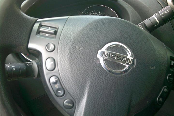Gul Nissan Qashqai fra 2012