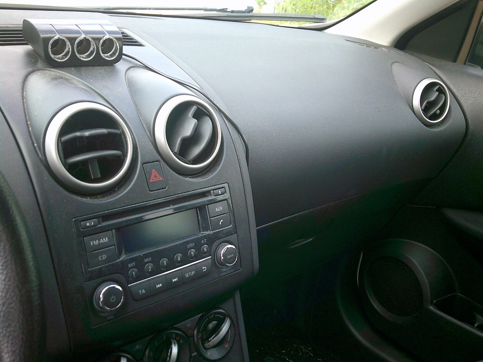 Gul Nissan Qashqai fra 2012