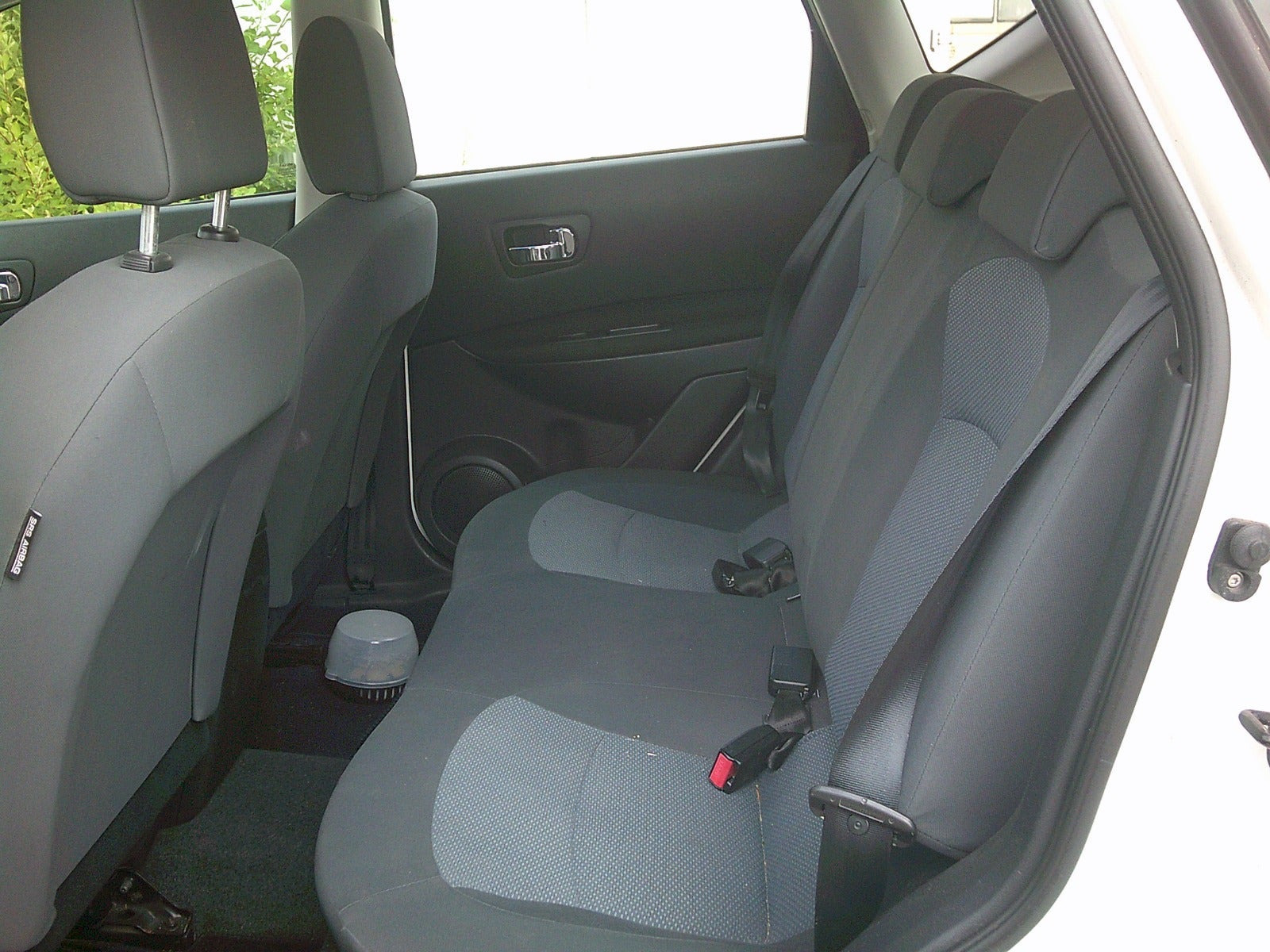 Gul Nissan Qashqai fra 2012