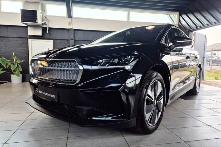 Sort Skoda Enyaq fra 2023